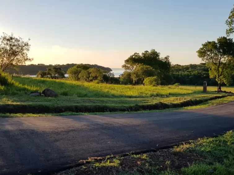 MUY LINDO TERRENO EN BARRIO PRIVADO